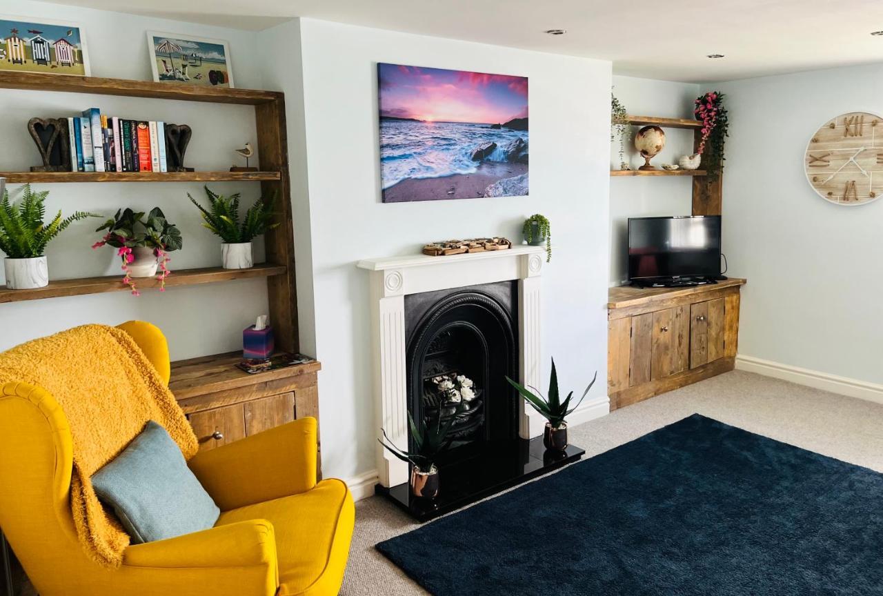 Beautiful Beachfront Retreat With A Stunning Sea View For The Ultimate Escape Away From The Busy World Below Herne Bay Kültér fotó