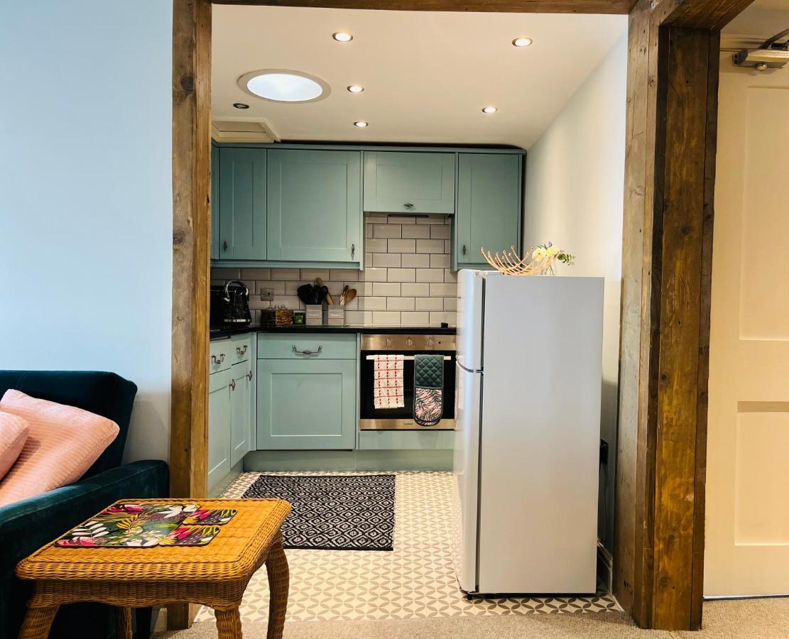 Beautiful Beachfront Retreat With A Stunning Sea View For The Ultimate Escape Away From The Busy World Below Herne Bay Kültér fotó